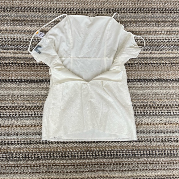 Sky and Sparrow White Open Back Dress - Picture 7 of 11